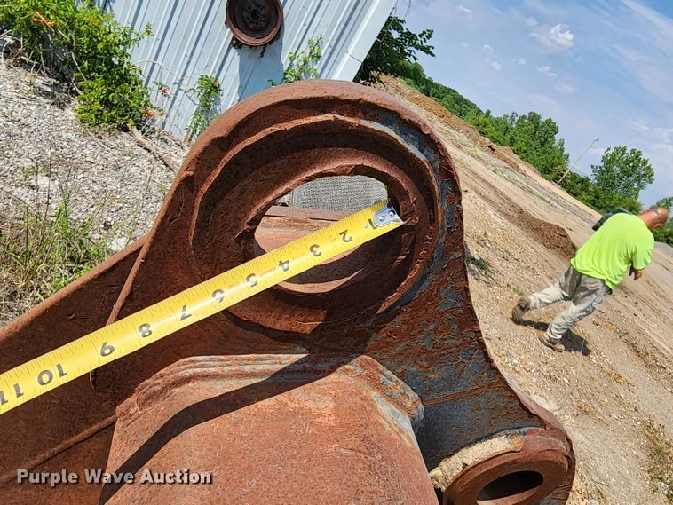 image for item LE9185 CF  48"W excavator bucket