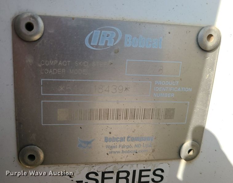 image for item LE9225 2001 Bobcat 773  skid steer loader