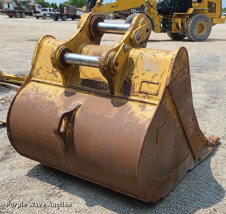 image for item LE9239 Caterpillar 330  excavator bucket