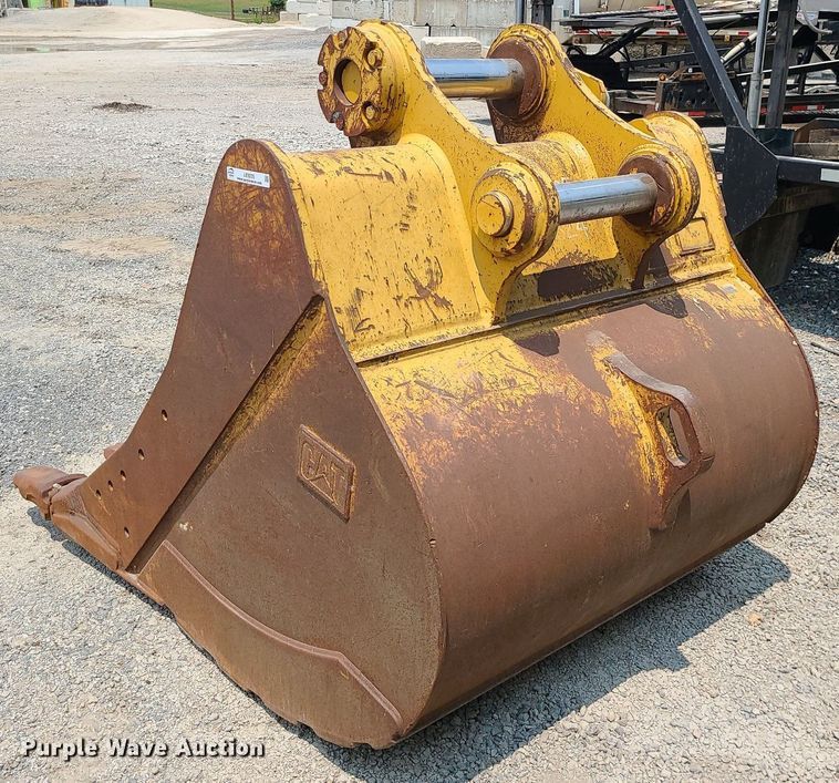 image for item LE9239 Caterpillar 330  excavator bucket