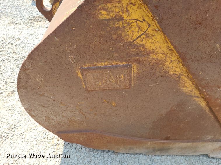 image for item LE9239 Caterpillar 330  excavator bucket