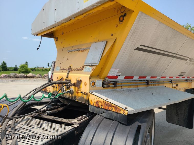 image for item LE9243 2008 Trail King Olb 236  live bottom trailer