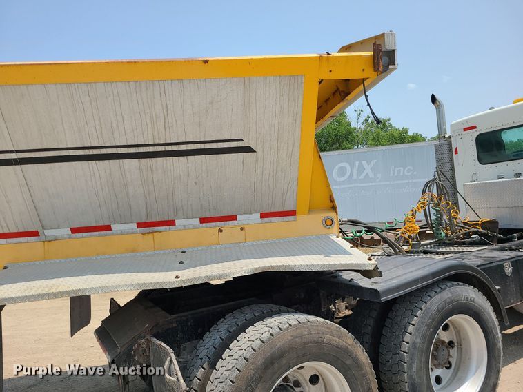 image for item LE9243 2008 Trail King Olb 236  live bottom trailer