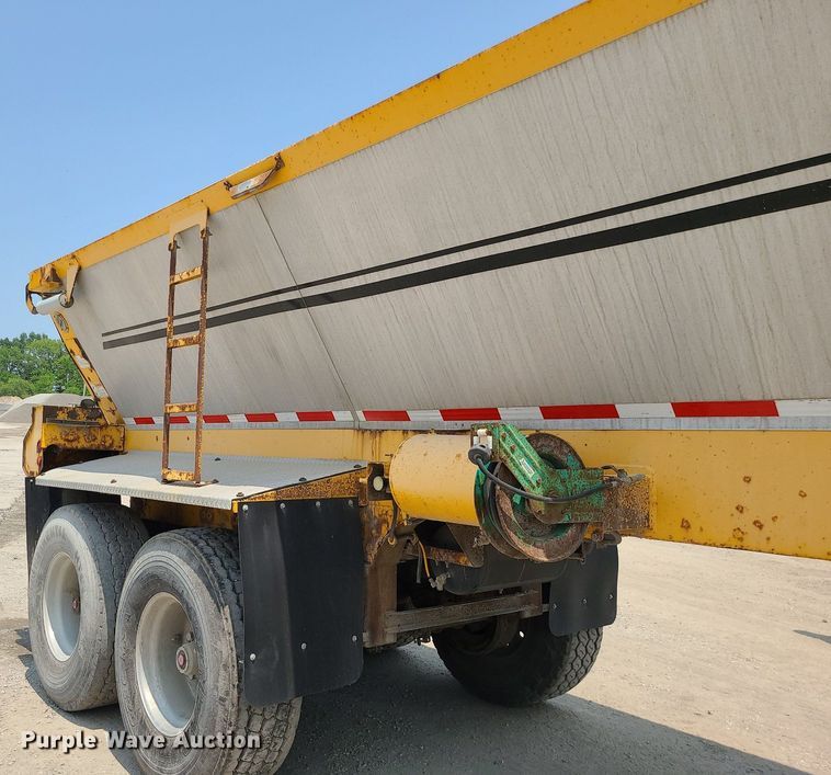 image for item LE9243 2008 Trail King Olb 236  live bottom trailer