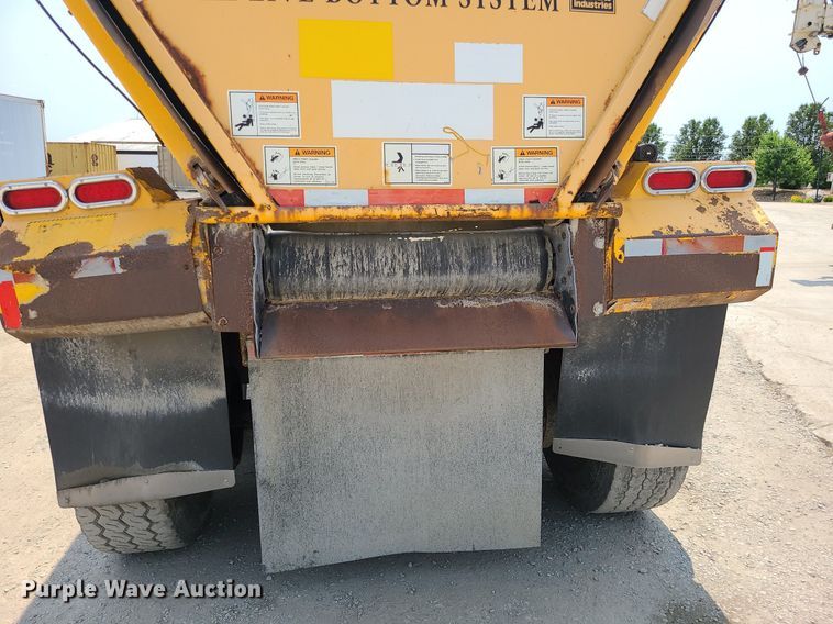 image for item LE9243 2008 Trail King Olb 236  live bottom trailer