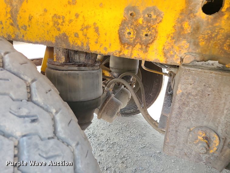 image for item LE9243 2008 Trail King Olb 236  live bottom trailer