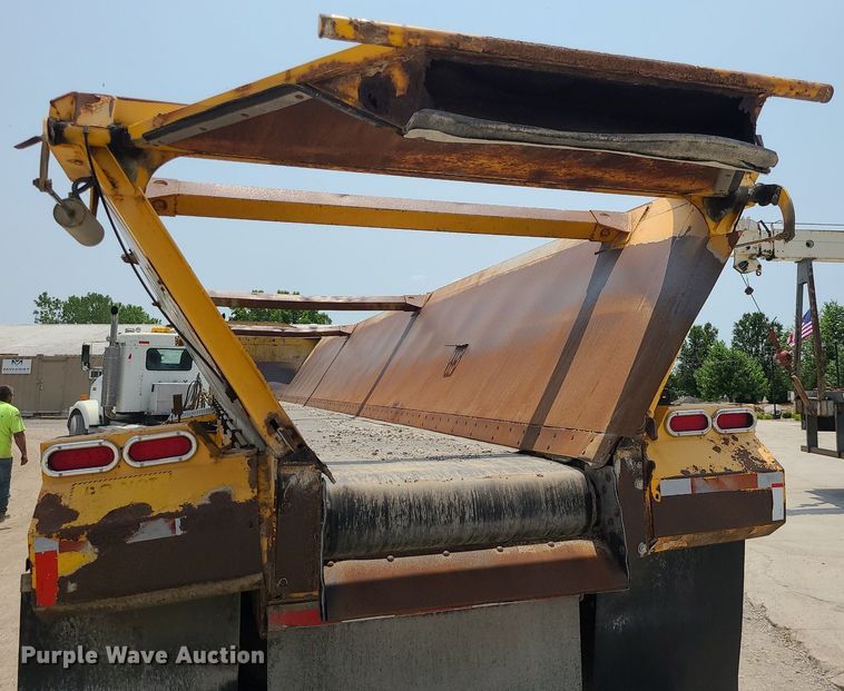 image for item LE9243 2008 Trail King Olb 236  live bottom trailer