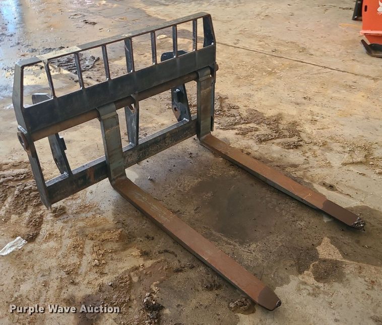 image for item LE9273 Bradco  47"L forks