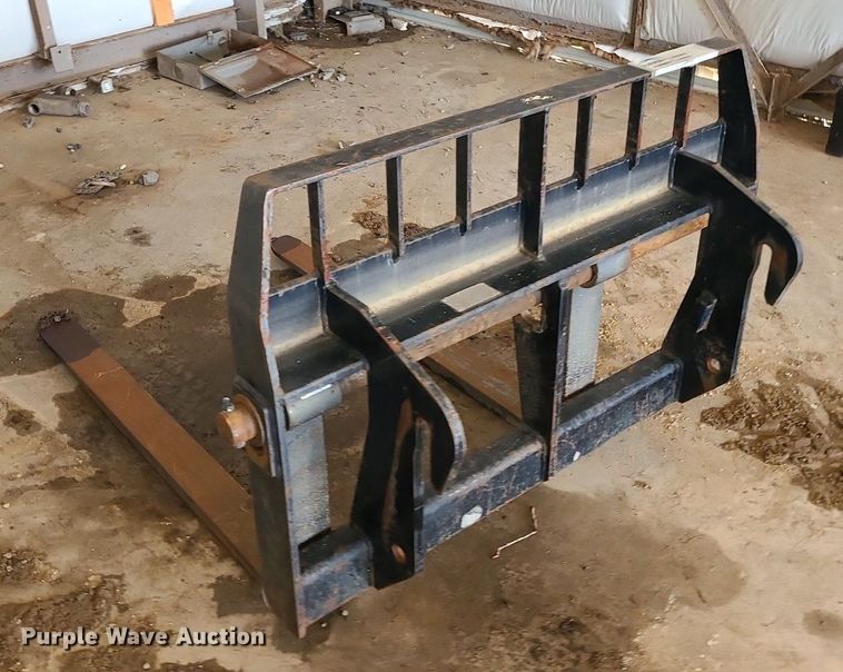 image for item LE9273 Bradco  47"L forks