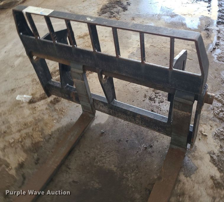 image for item LE9273 Bradco  47"L forks