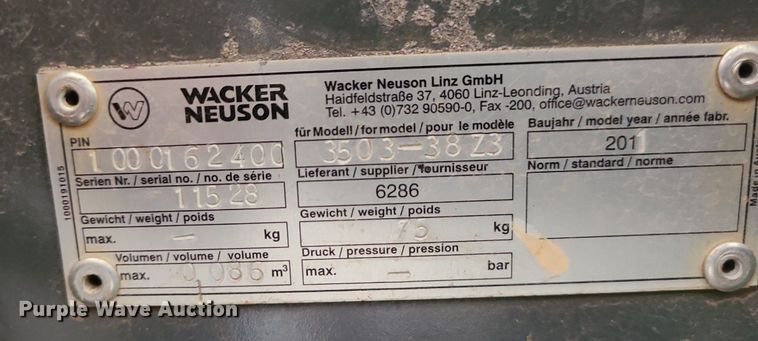 image for item LE9282 Wacker Neuson  20"W excavator bucket