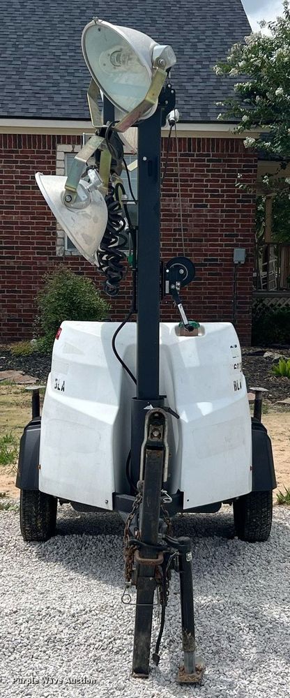 image for item LF9286 2017 Generac Magnum  light plant