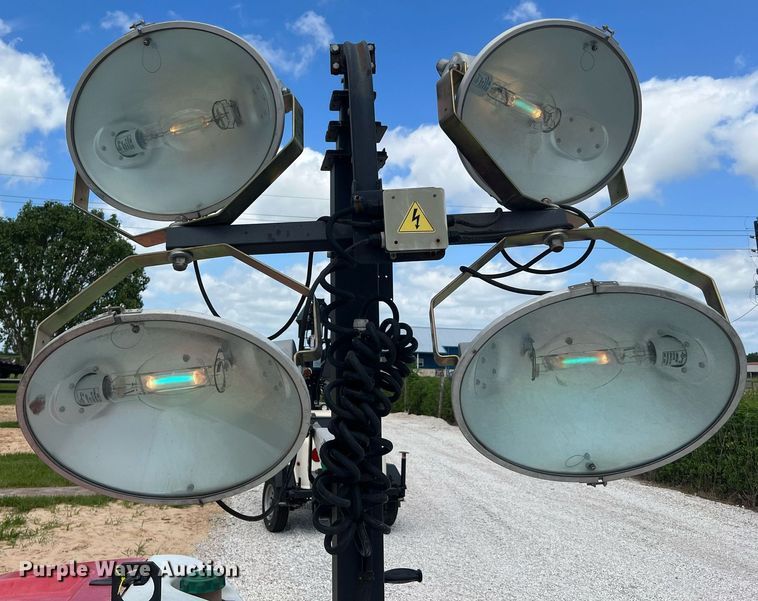 image for item LF9286 2017 Generac Magnum  light plant