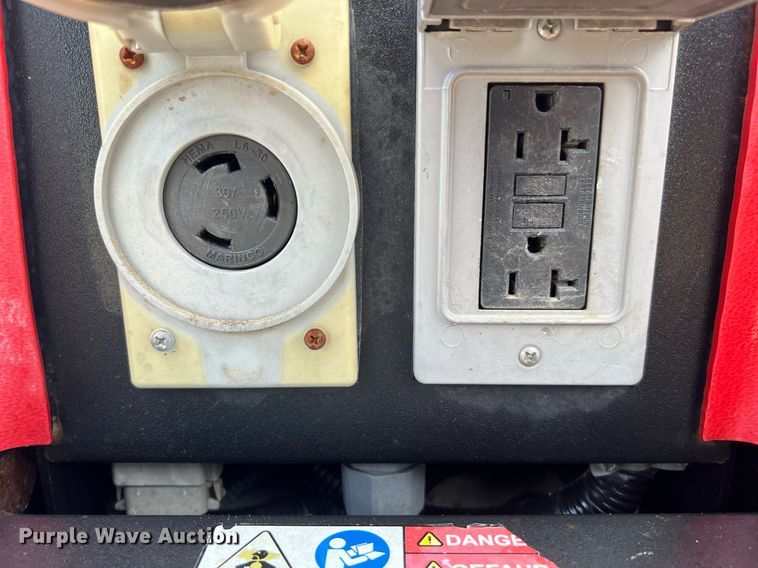 image for item LF9286 2017 Generac Magnum  light plant