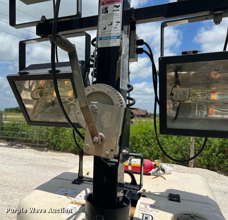 image for item LF9289 2017 Terex RL4  light plant