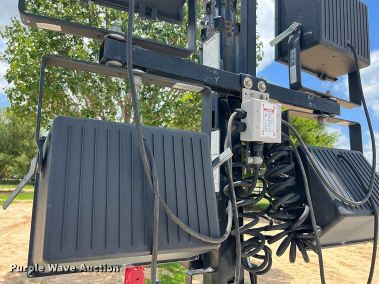 image for item LF9289 2017 Terex RL4  light plant