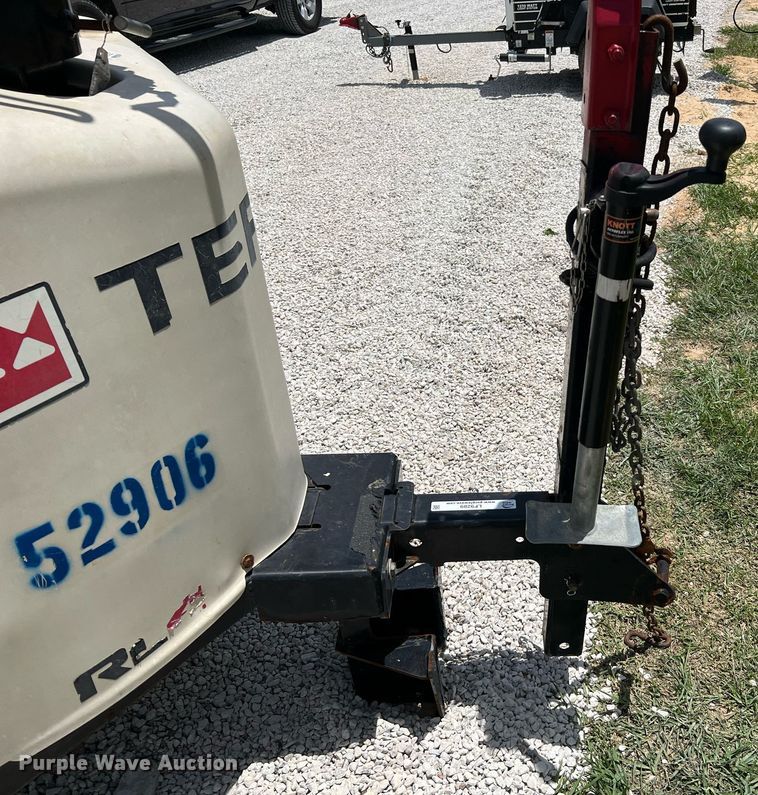 image for item LF9289 2017 Terex RL4  light plant