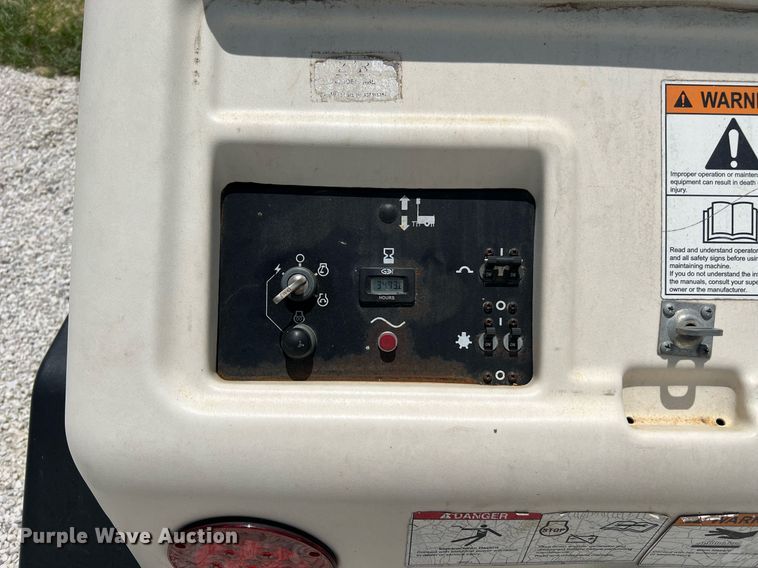 image for item LF9289 2017 Terex RL4  light plant