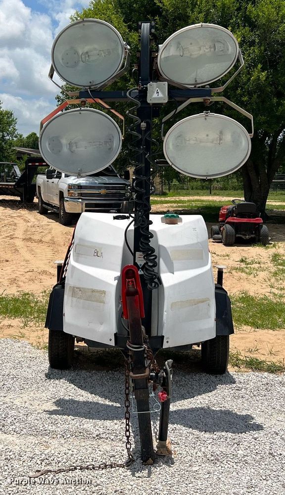 image for item LF9290 2017 Generac Magnum  light plant