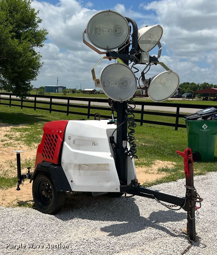 image for item LF9290 2017 Generac Magnum  light plant