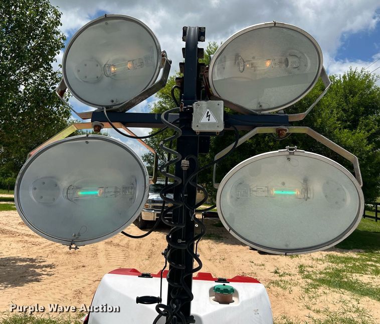 image for item LF9290 2017 Generac Magnum  light plant