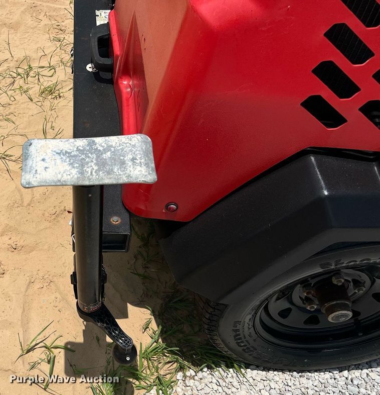 image for item LF9290 2017 Generac Magnum  light plant