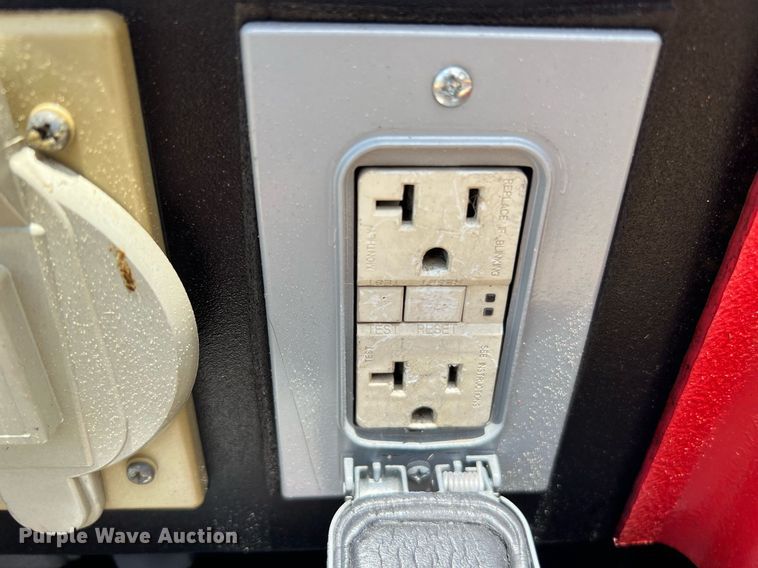 image for item LF9290 2017 Generac Magnum  light plant