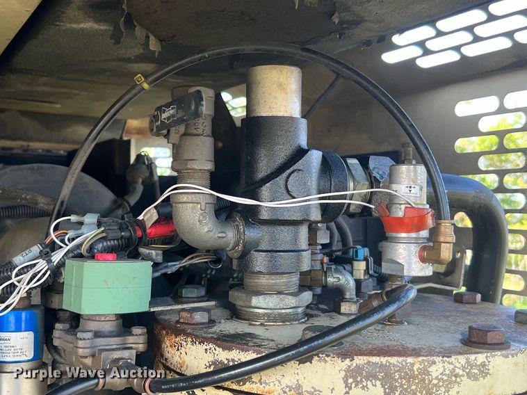 image for item LF9299 2015 Doosan P425/HP375WCU-T4I  air compressor