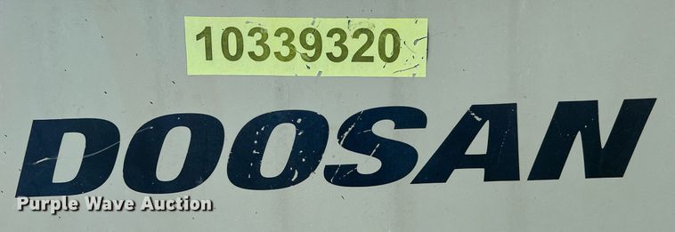 image for item LF9299 2015 Doosan P425/HP375WCU-T4I  air compressor