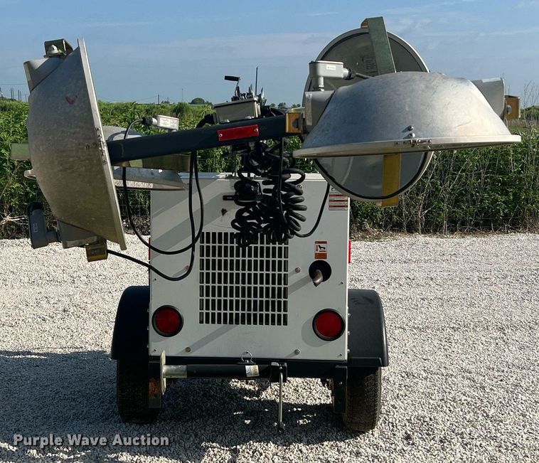 image for item LF9300 2017 Generac MLT3080M  light plant