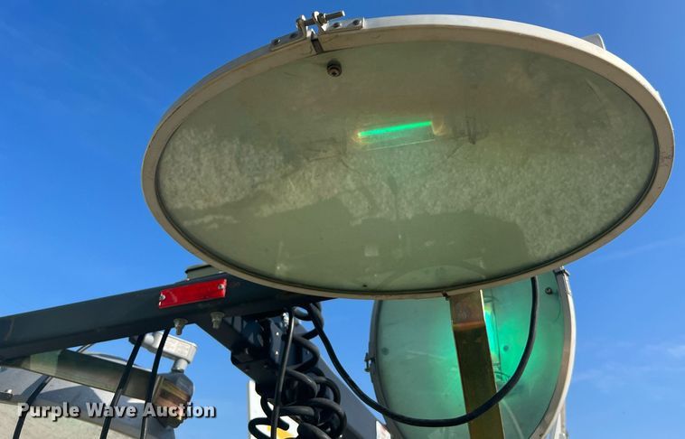 image for item LF9300 2017 Generac MLT3080M  light plant