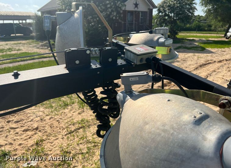 image for item LF9300 2017 Generac MLT3080M  light plant