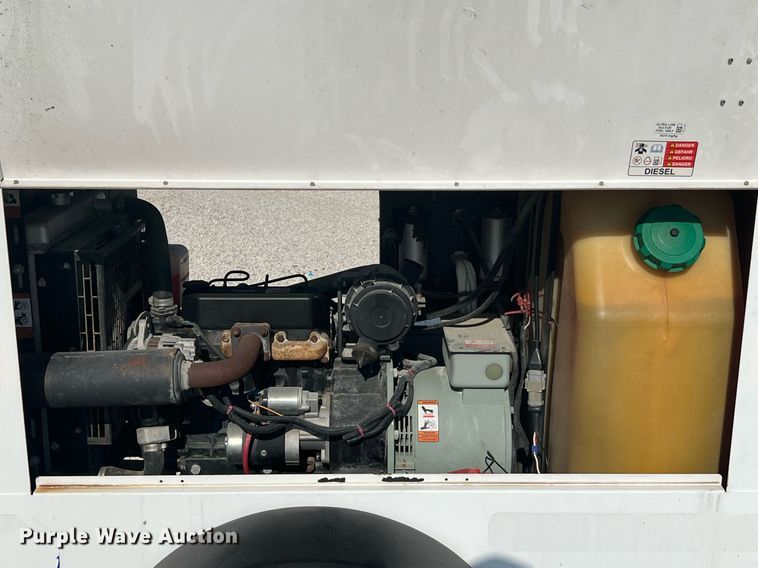 image for item LF9300 2017 Generac MLT3080M  light plant