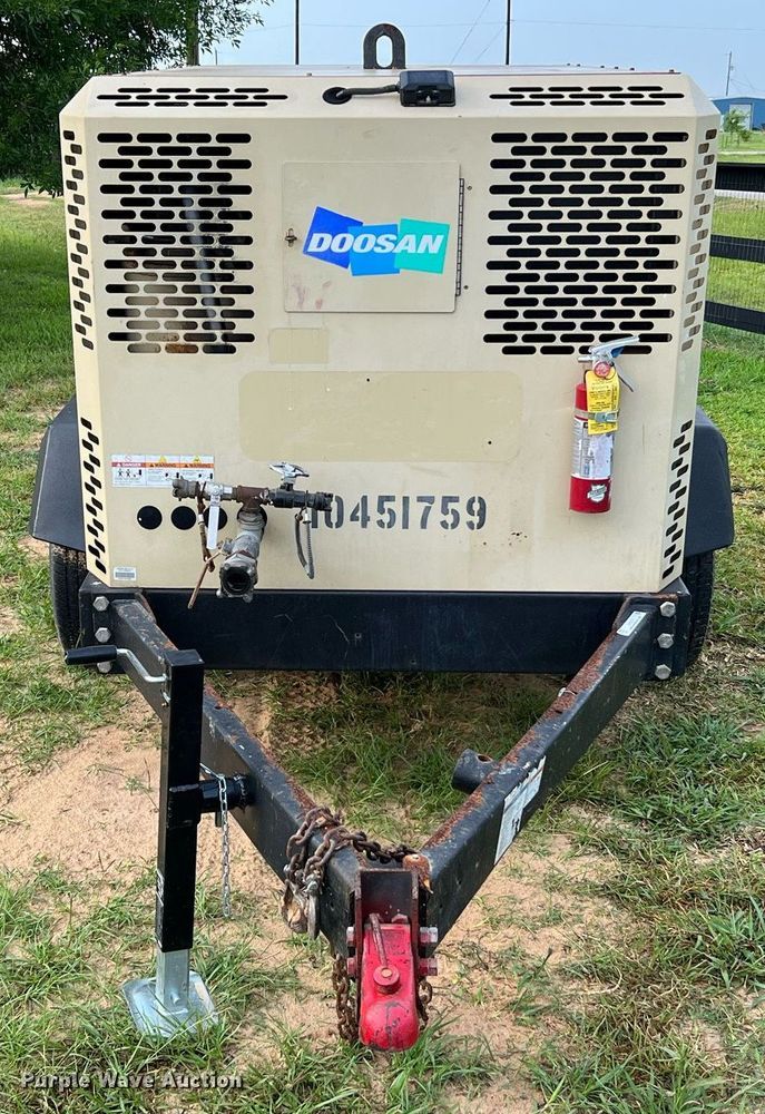 image for item LF9312 2015 Doosan P425/HP375 air compressor