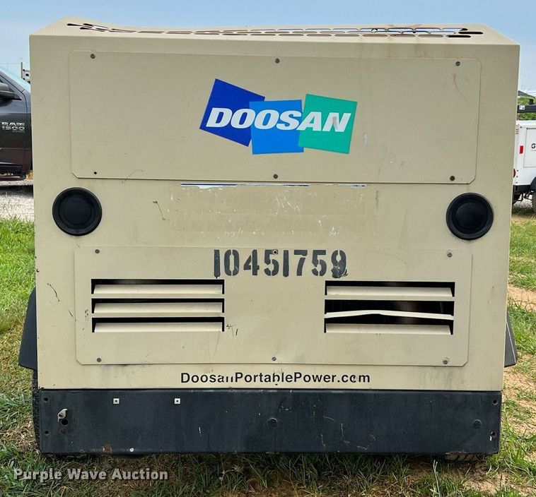 image for item LF9312 2015 Doosan P425/HP375 air compressor