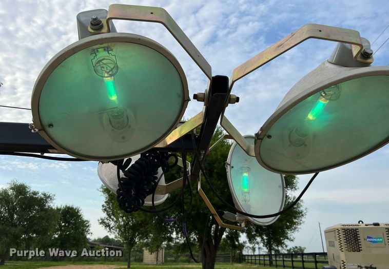 image for item LF9313 2017 Generac MLT3060M  light plant