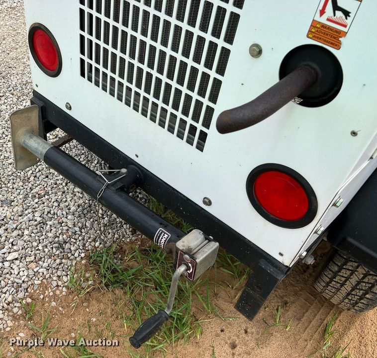 image for item LF9313 2017 Generac MLT3060M  light plant