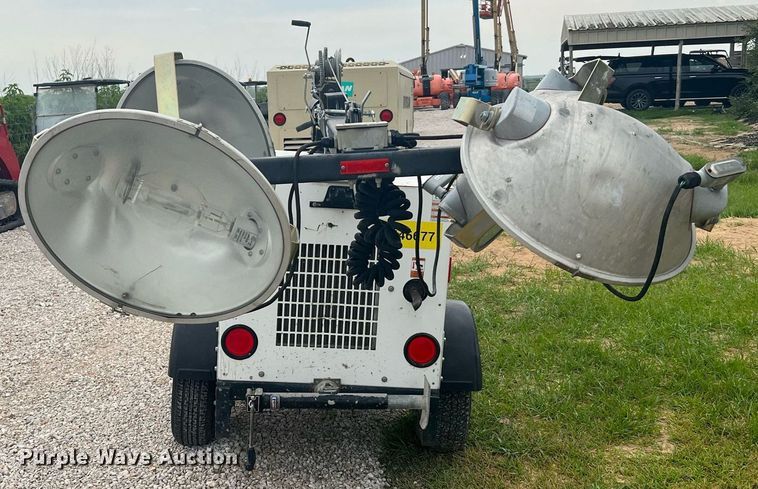 image for item LF9314 Generac Magnum  light plant