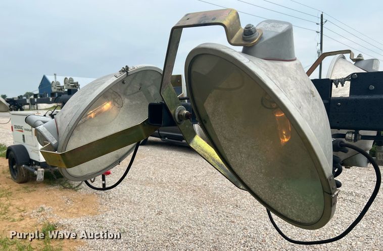 image for item LF9314 Generac Magnum  light plant