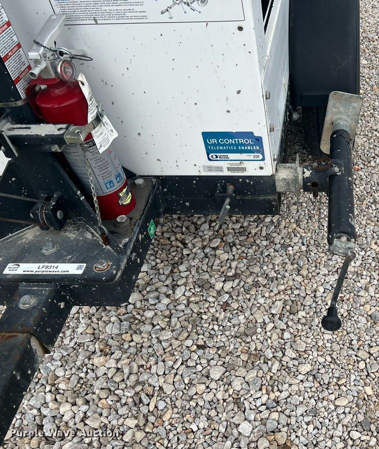 image for item LF9314 Generac Magnum  light plant