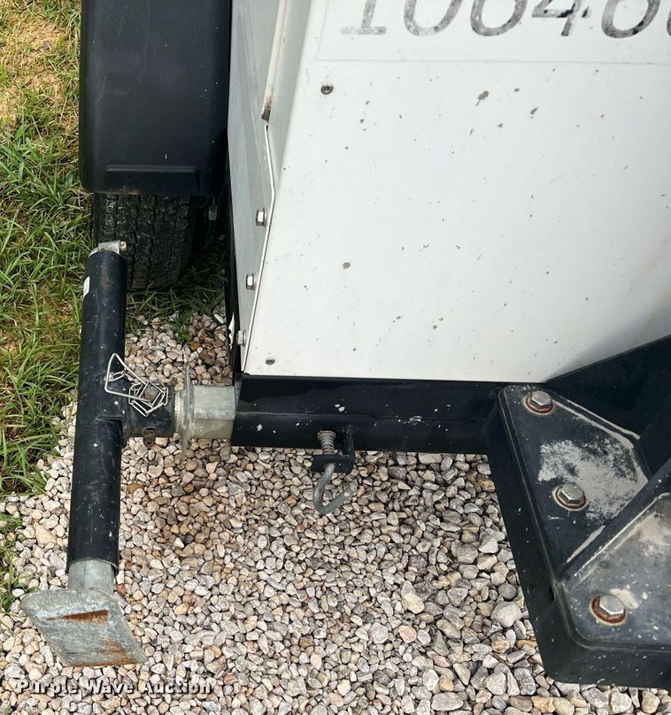 image for item LF9314 Generac Magnum  light plant