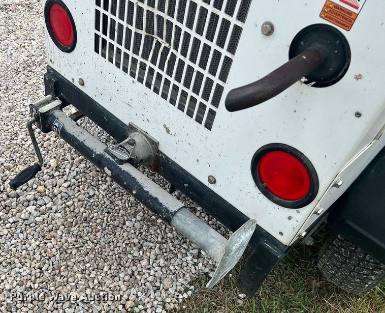 image for item LF9314 Generac Magnum  light plant