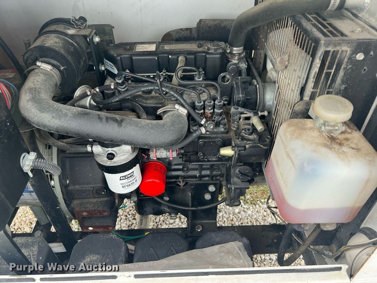 image for item LF9314 Generac Magnum  light plant