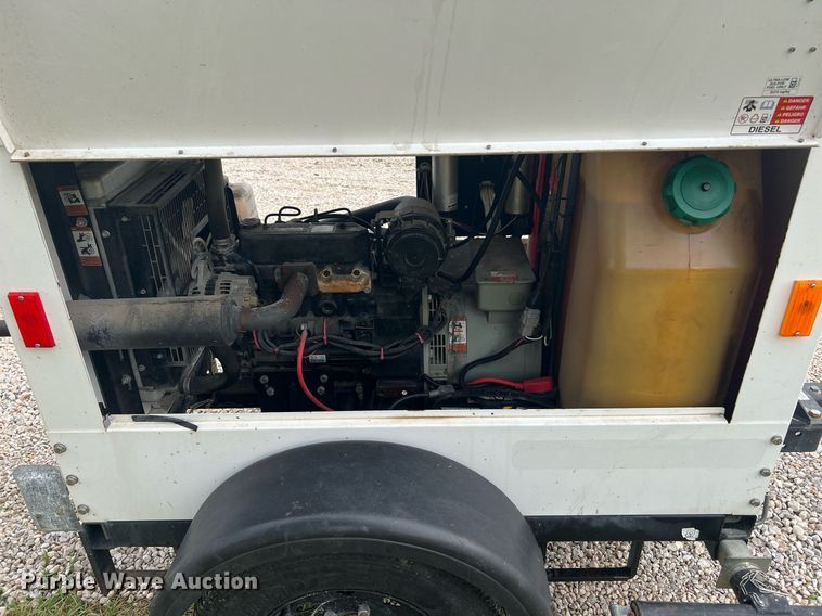 image for item LF9314 Generac Magnum  light plant