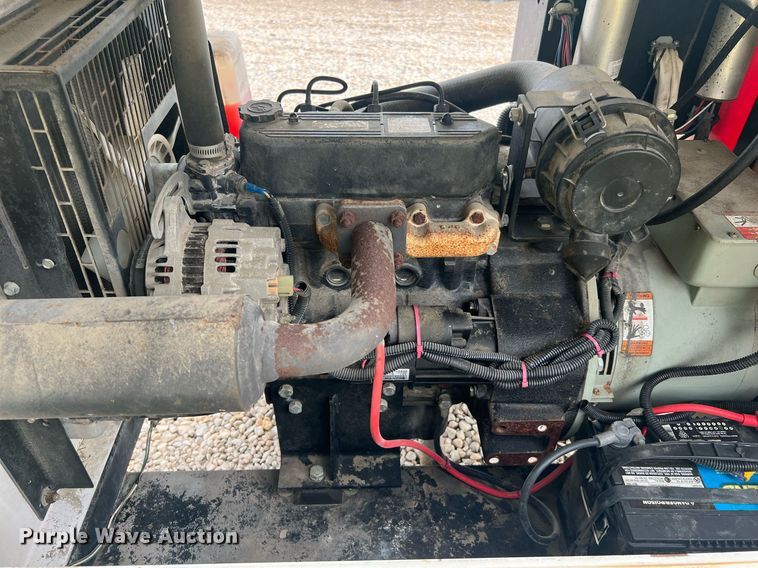 image for item LF9314 Generac Magnum  light plant