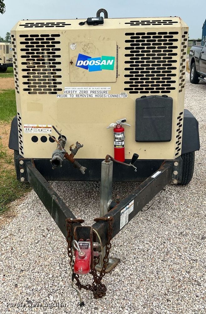 image for item LF9315 2014 Doosan P425/HP275WCU-141  air compressor