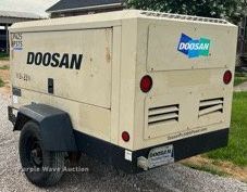 image for item LF9315 2014 Doosan P425/HP275WCU-141  air compressor