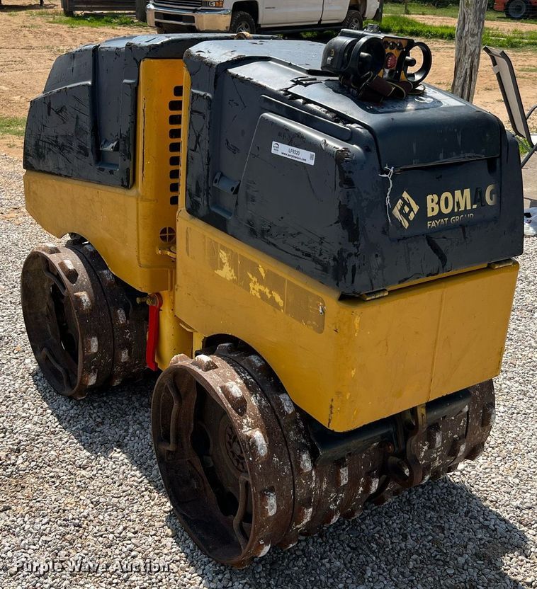 image for item LF9320 2017 Bomag BMP8500  trench compactor