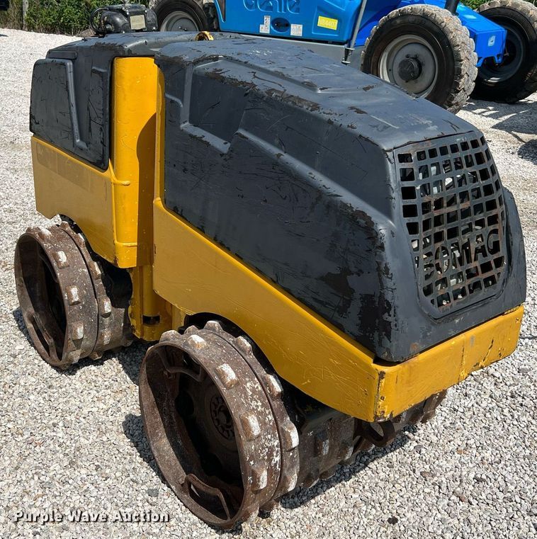 image for item LF9320 2017 Bomag BMP8500  trench compactor