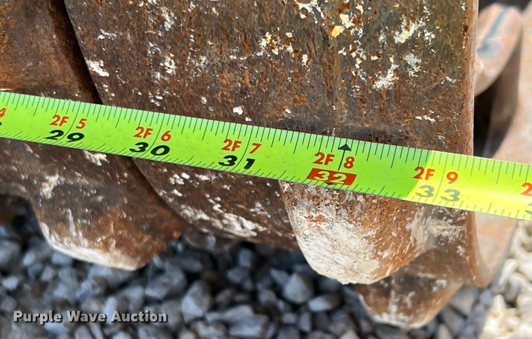 image for item LF9320 2017 Bomag BMP8500  trench compactor